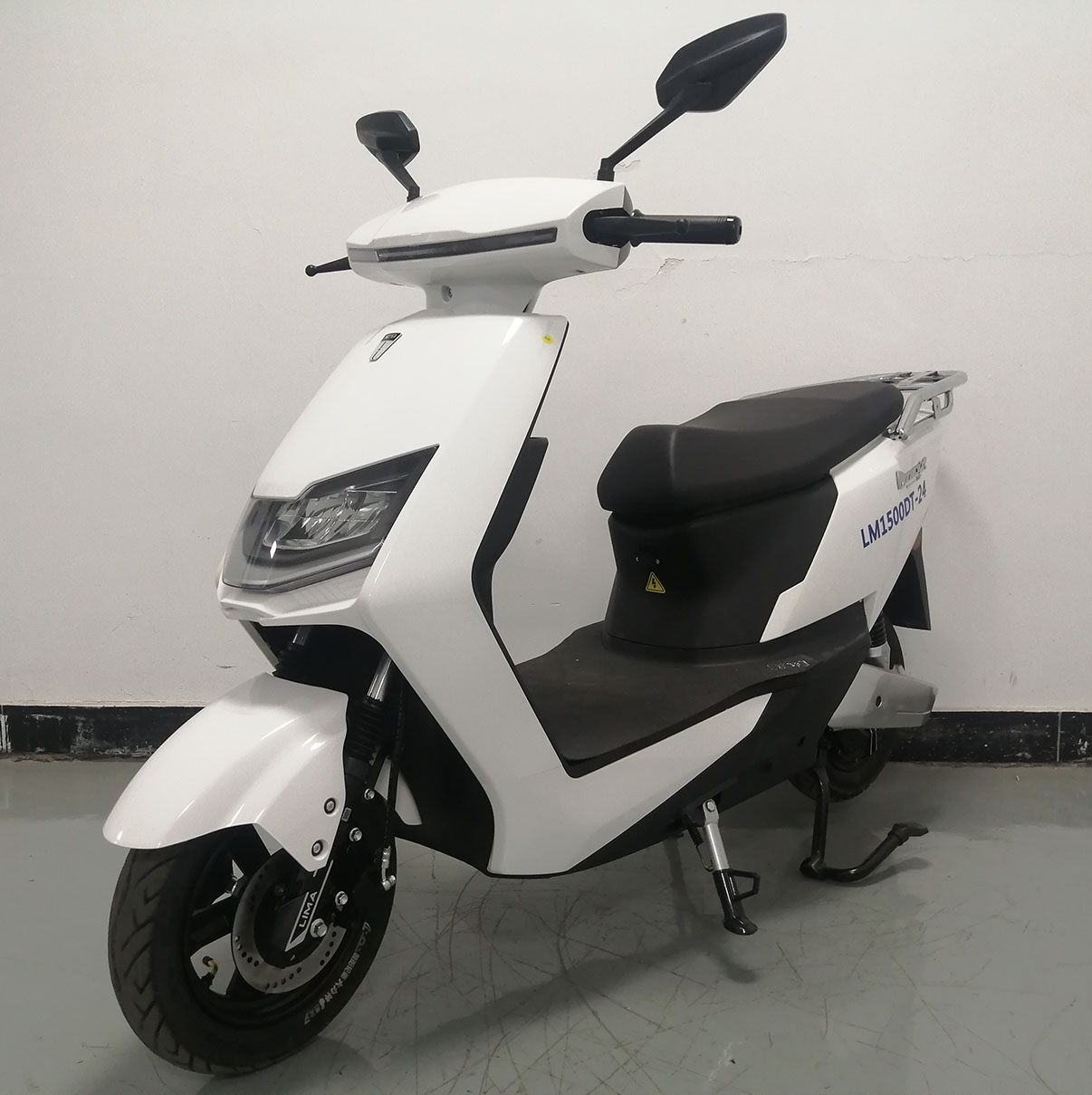 LM1500DT-24 立马牌纯电动前盘式后鼓式电动两轮摩托车图片