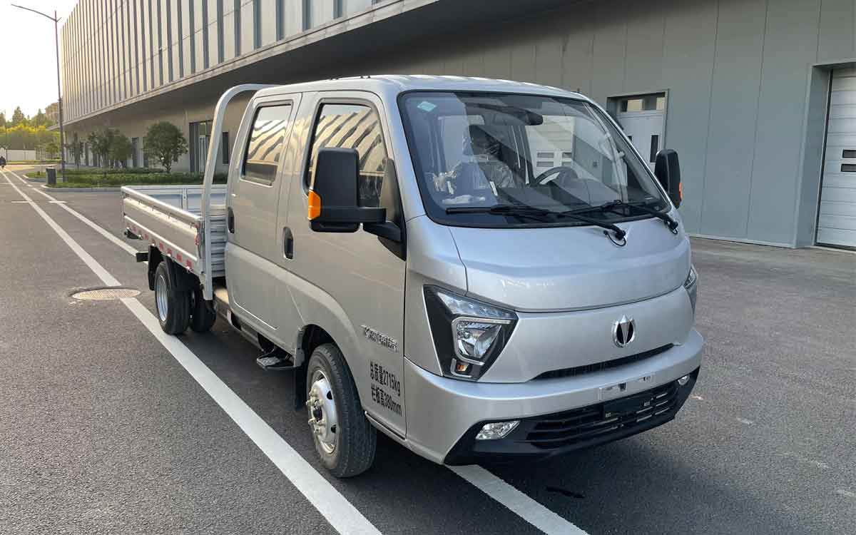 飞碟牌 121马力 载货汽车(FD1035R66K6-NG1)