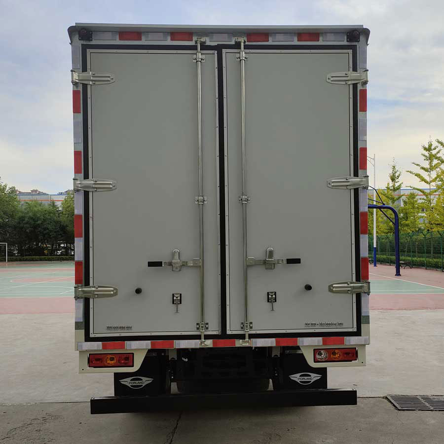 福田牌BJ5045XXY9PBA-58厢式运输车公告图片