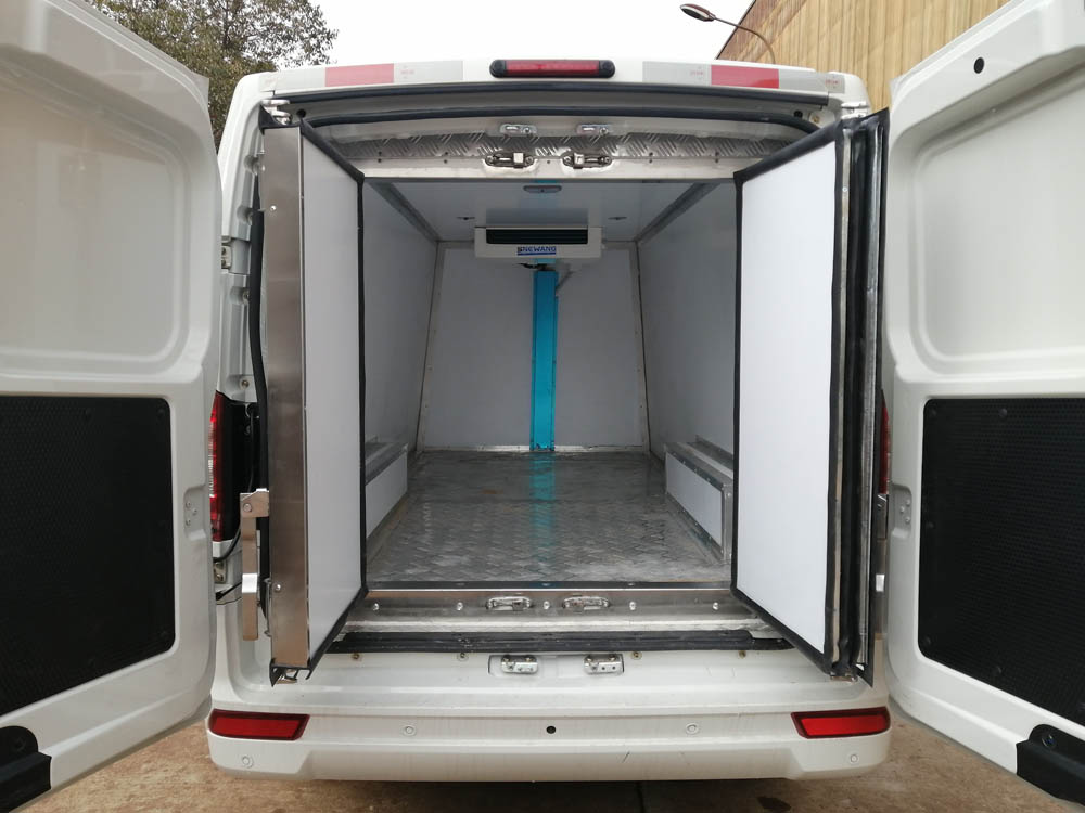 東風(fēng)牌DFA5030XLCMLBEV純電動(dòng)冷藏車(chē)公告圖片