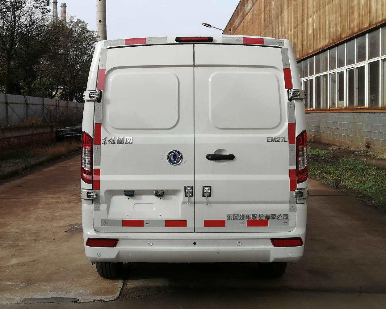 東風(fēng)牌DFA5030XLCMLBEV純電動(dòng)冷藏車(chē)公告圖片