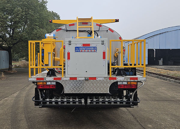 恒誠睿德牌HRD5111GLQY瀝青灑布車公告圖片