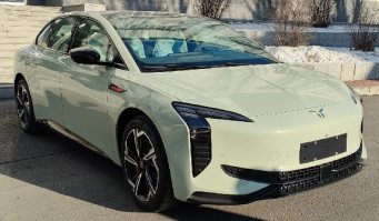 红旗牌CA7001H0EVXC型纯电动轿车