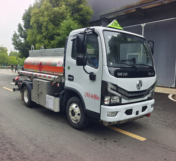 楚胜牌CSC5045GJY6L加油车