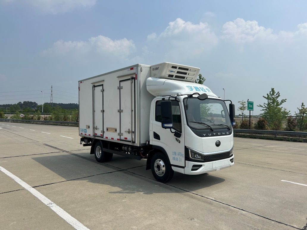 宇通牌ZKH5045XLCBEV10纯电动冷藏车