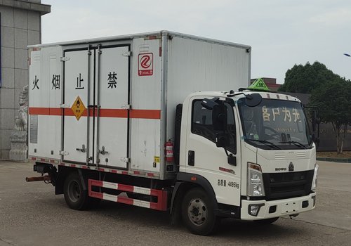 专力牌ZLC5047XYWZ6氧化性物品厢式运输车