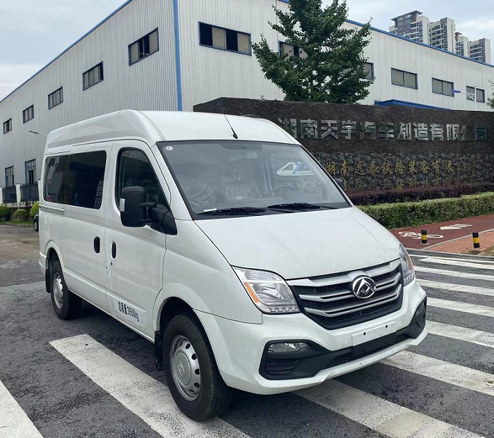 TYM5040XSCV80C6 安稳号牌伤残运送车图片