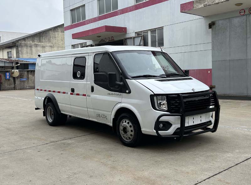 华东牌CSZ5042XYC-AMA6F运钞车