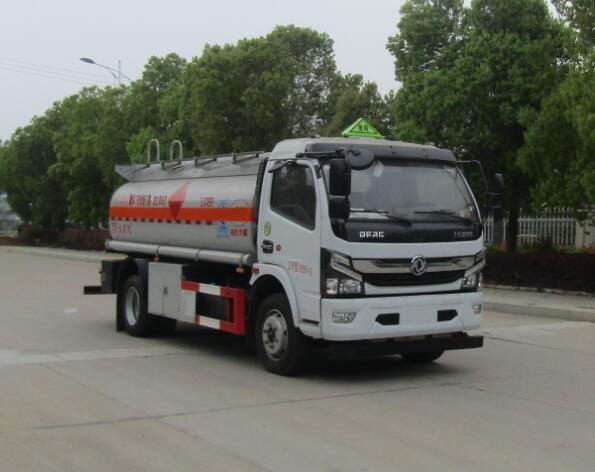 中汽力威牌HLW5121GYYE6运油车