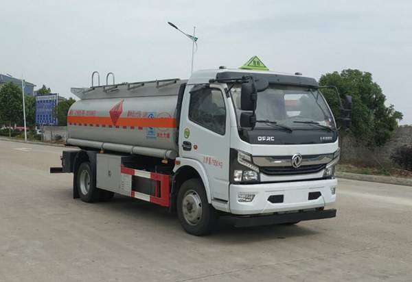 中汽力威牌HLW5121GJYE6加油车