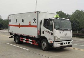 专威牌HTW5122XQYCA6爆破器材运输车