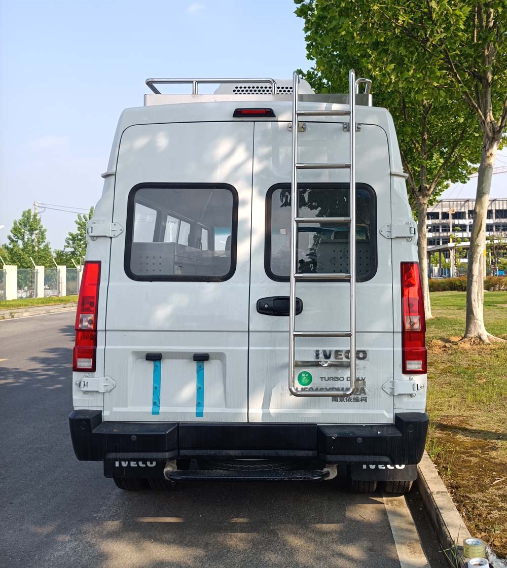 依维柯牌NJ5046XDWC2A流动服务车公告图片