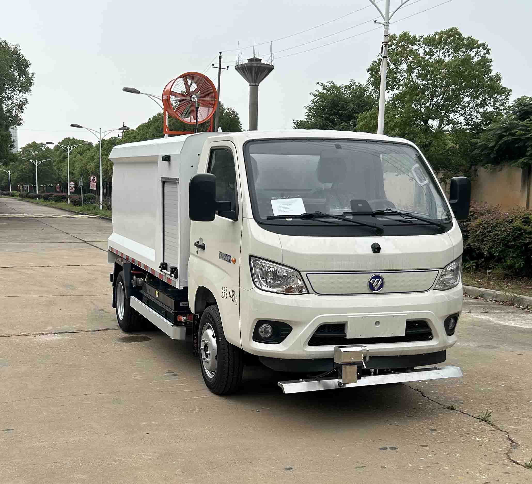 福田牌BJ5047TYHEV-H1纯电动路面养护车