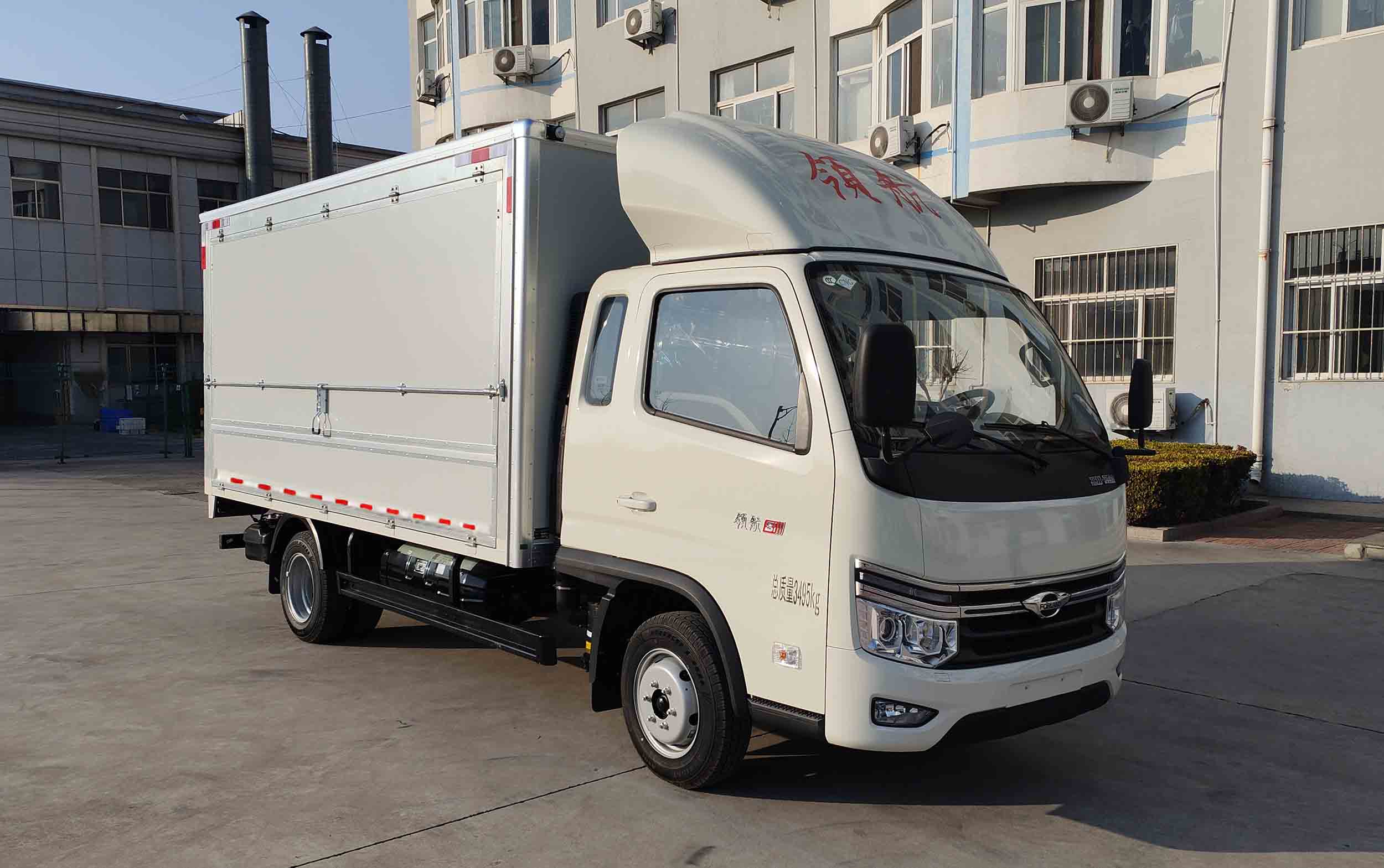 福田牌BJ5035XYK4PC7-31翼开启厢式车