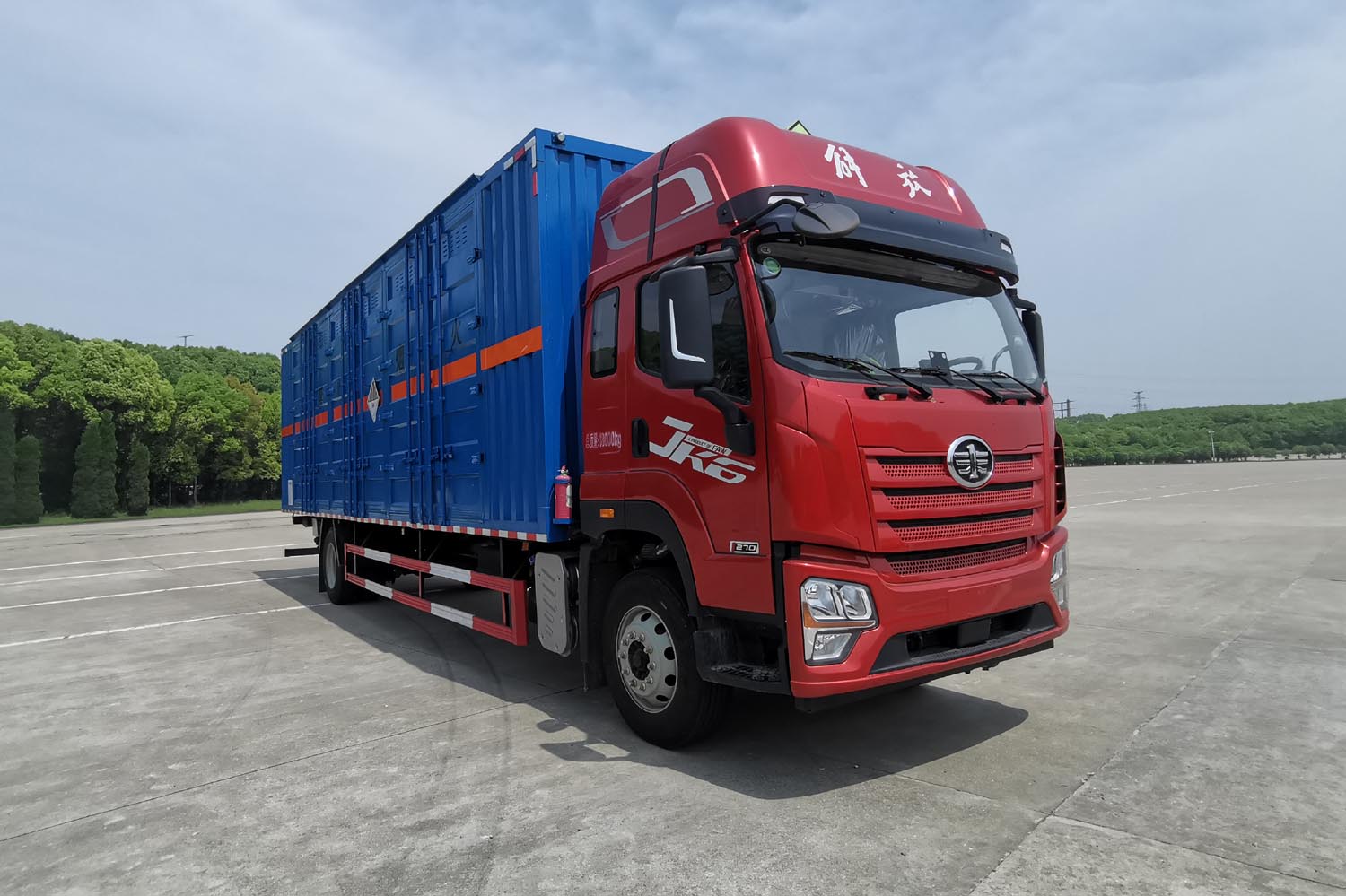 丰霸牌STD5181XZWCA6杂项危险物品厢式运输车