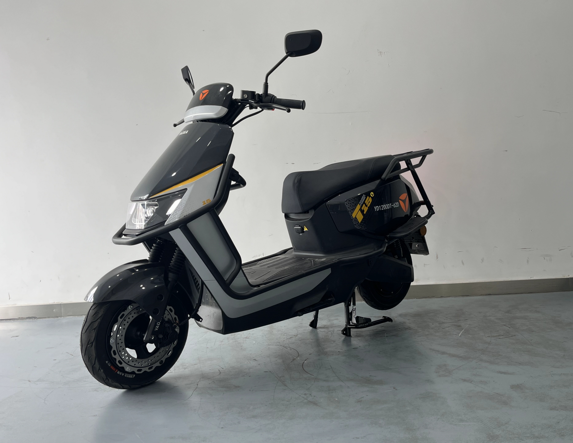 雅迪牌YD1200DT-62D电动两轮摩托车公告图片