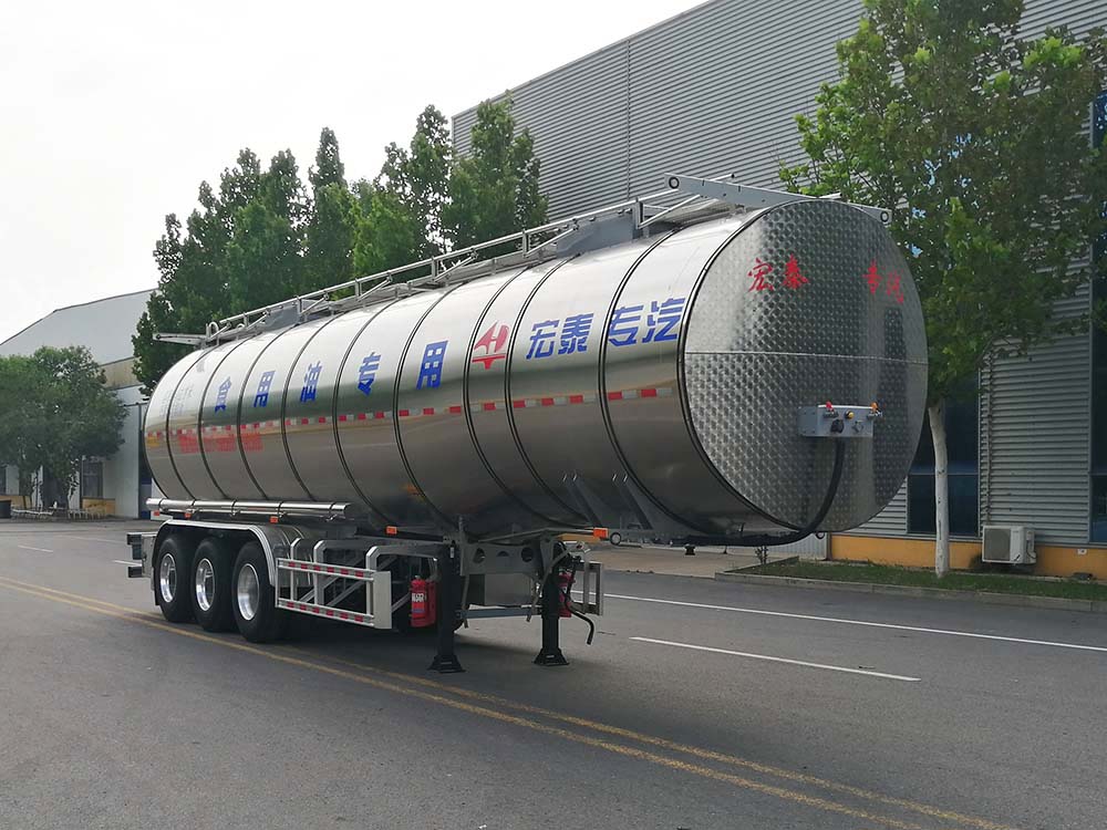 正康宏泰牌11.7米33吨3轴食用油运输半挂车(HHT9404GSY)