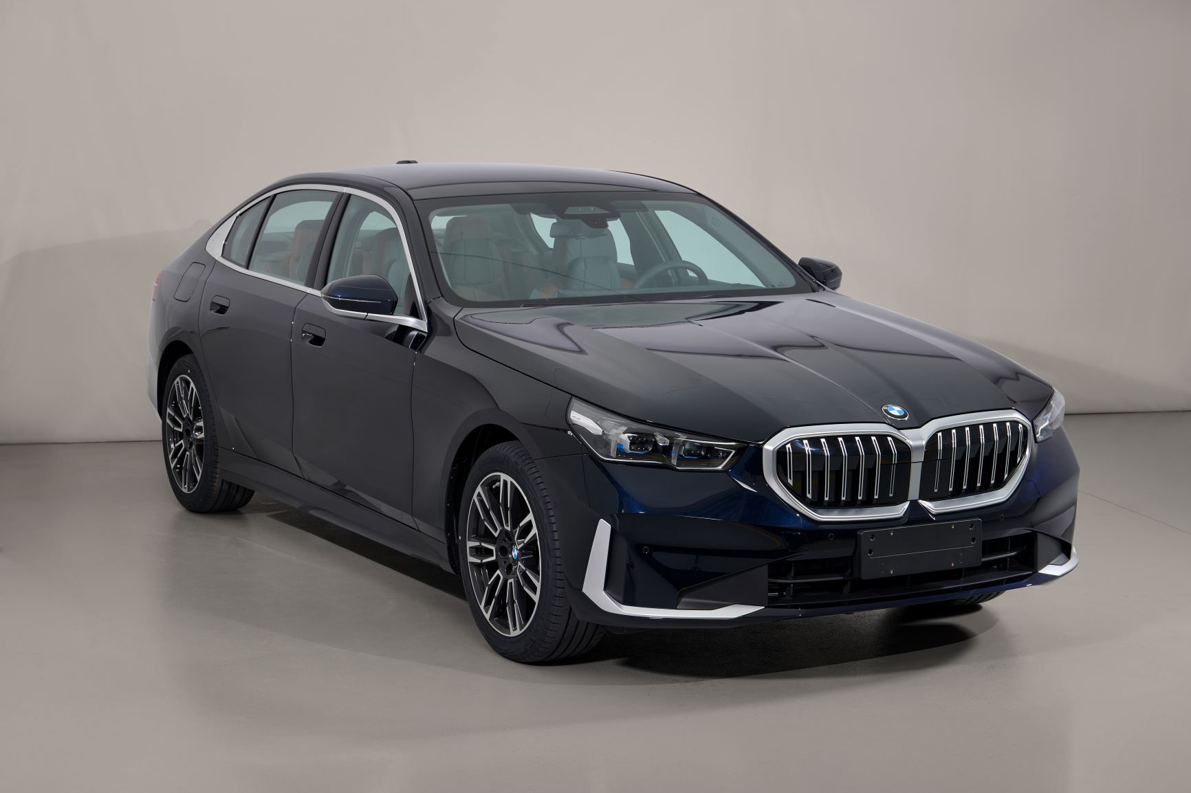 宝马牌BMW7201AP型轿车