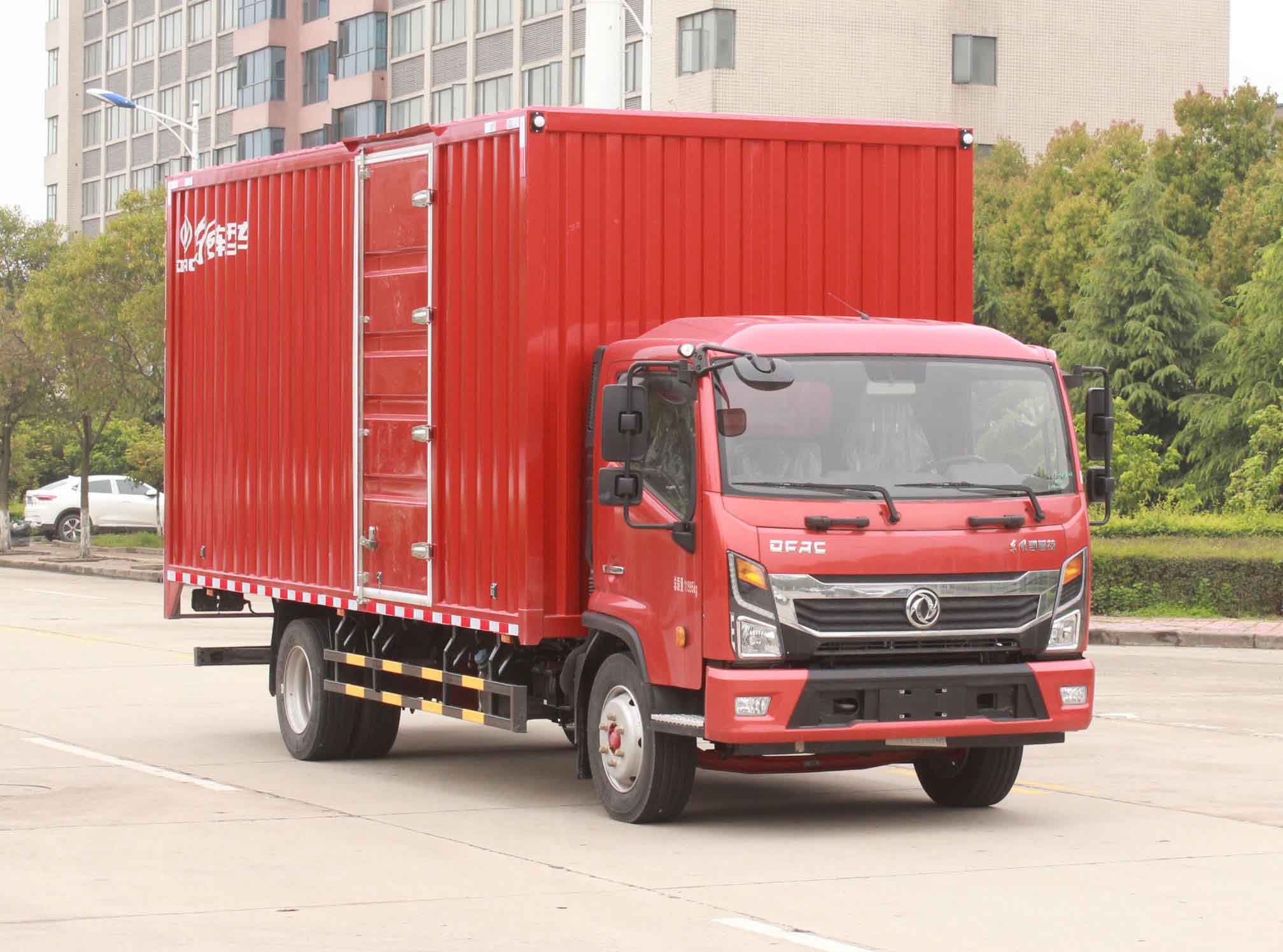 东风牌EQ5120XXY8TDEAC厢式运输车