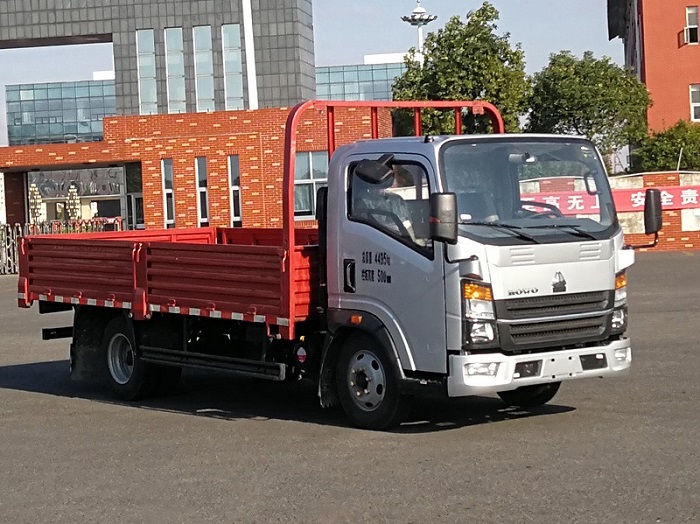 豪沃牌 150马力 载货汽车(ZZ1047F3313F145D)