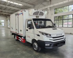 程力威牌CLW5044XLC6DP冷藏车