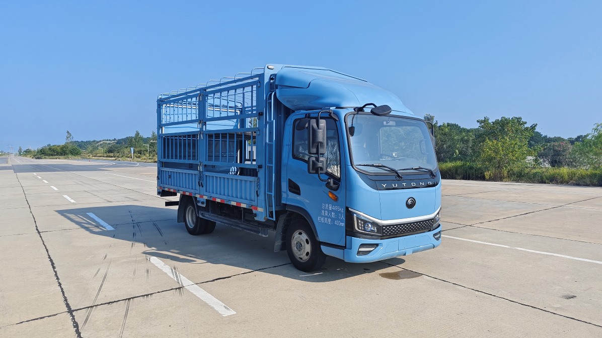 宇通牌ZKH5046CCYBEV3纯电动仓栅式运输车