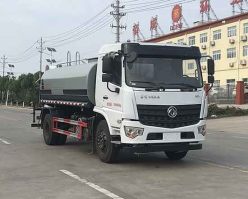 绿化喷洒车