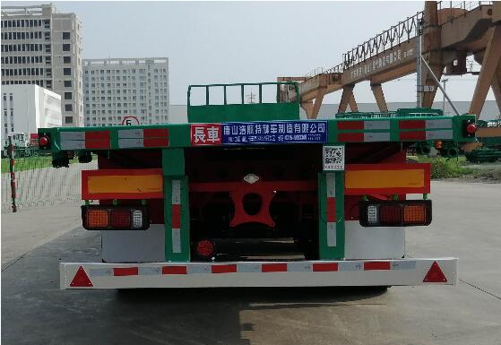 平板半挂车图片