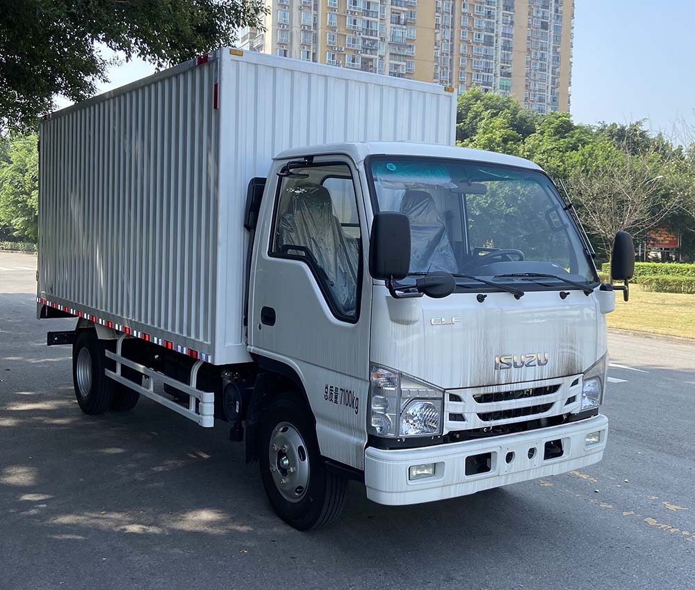 五十铃牌QL5070XXYBUHA厢式运输车