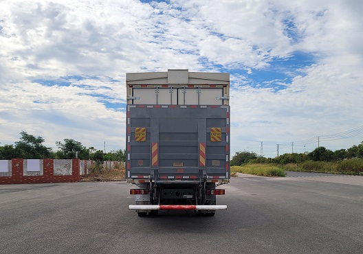 豪沃牌ZZ5257XYKN55CHF1翼开启厢式车公告图片