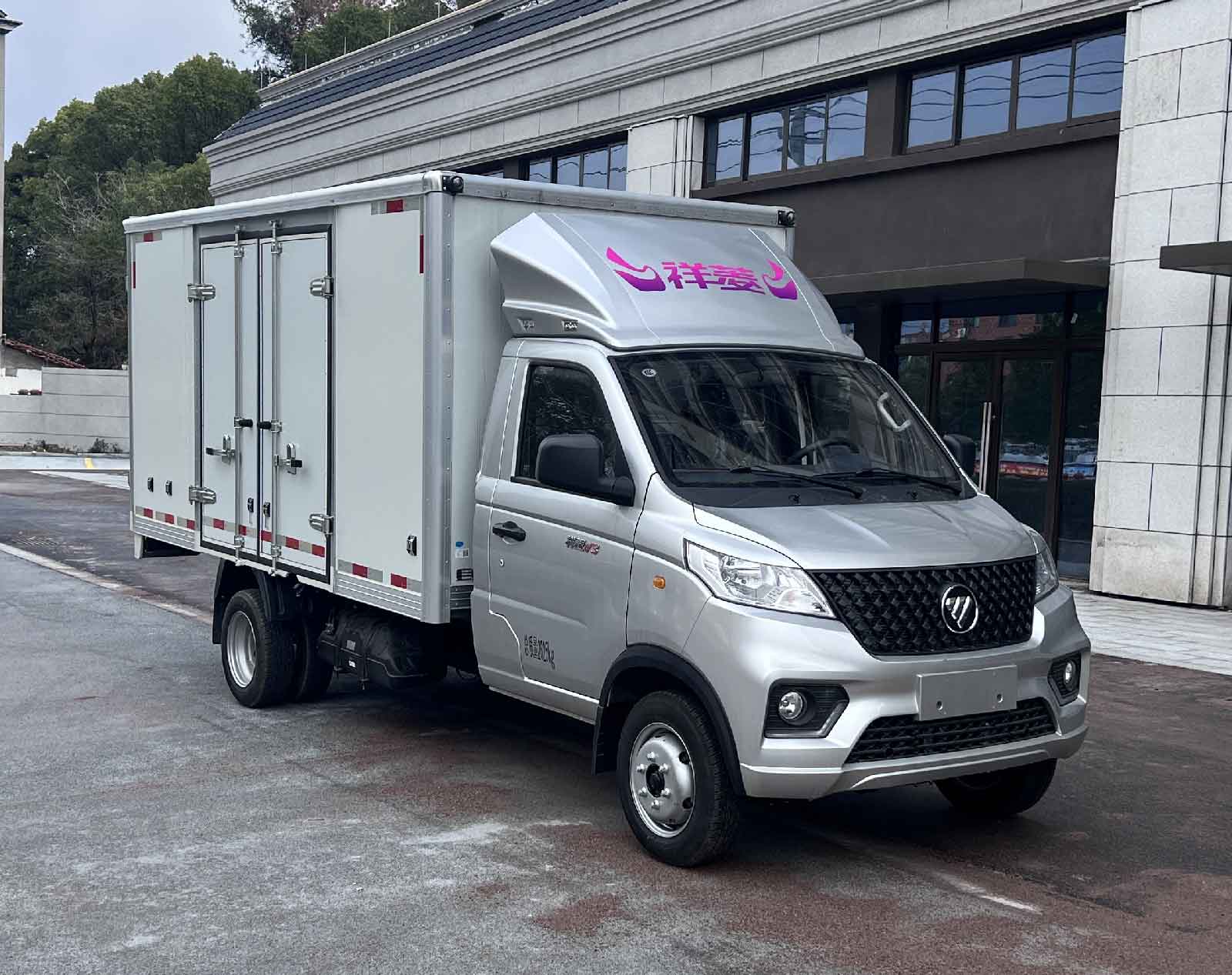 福田牌BJ5030XXY3JV7-43厢式运输车