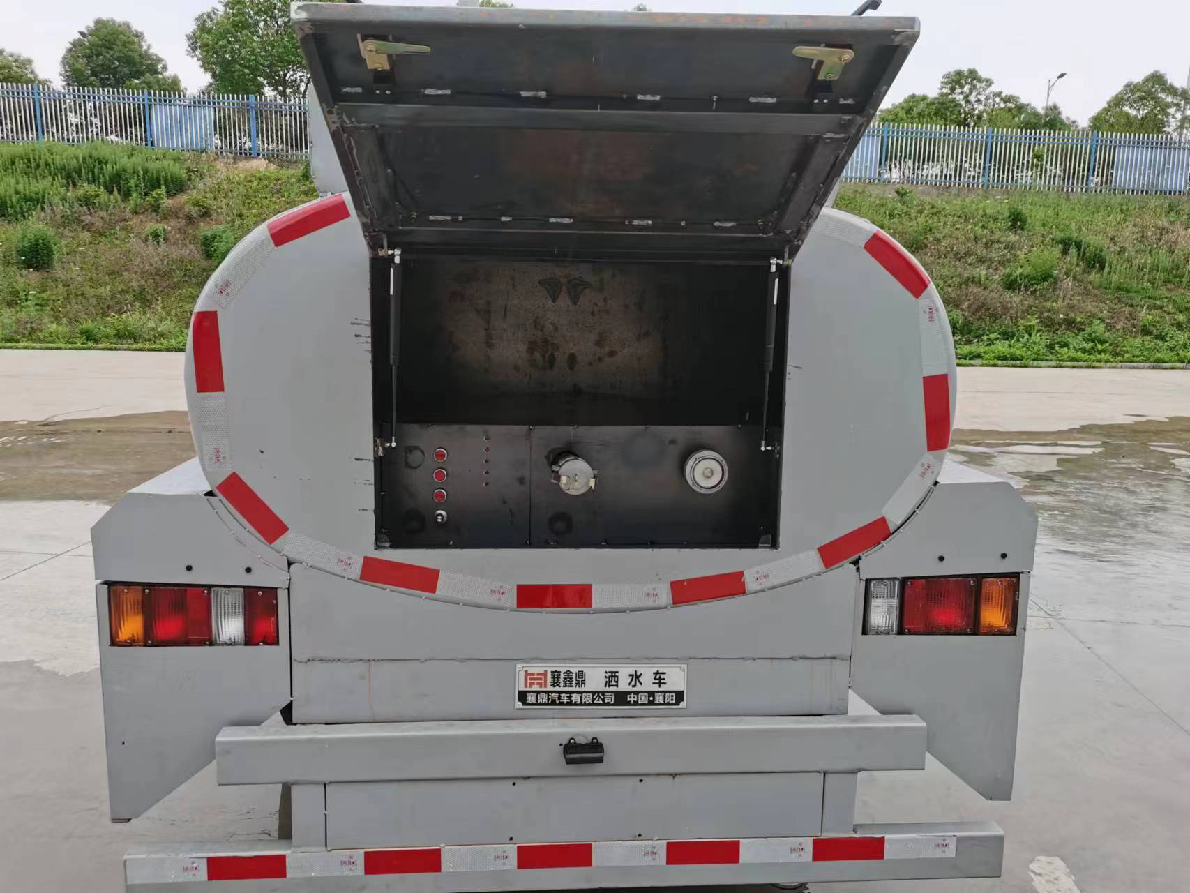 襄鑫鼎牌XDV5030GSSQ6灑水車公告圖片