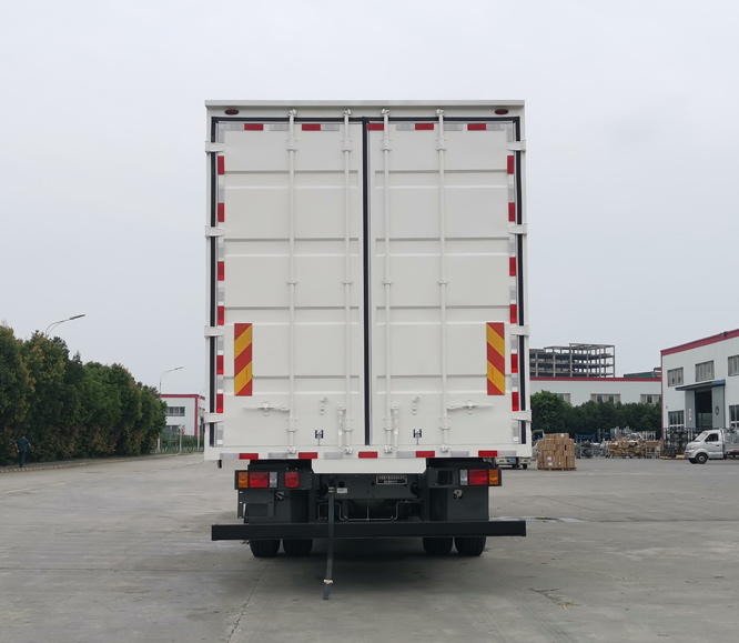 豪沃牌ZZ5184XXYK7117Z1FCEV燃料电池厢式运输车公告图片