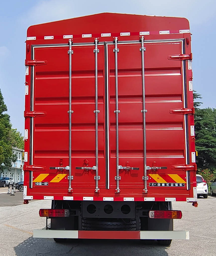 解放牌CA5320CCYP25K15L7T4E6A80倉柵式運(yùn)輸車公告圖片