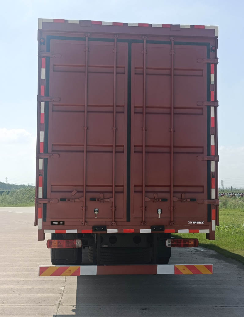 解放牌CA5181XYKP26K2L7E6A80翼開(kāi)啟廂式車公告圖片