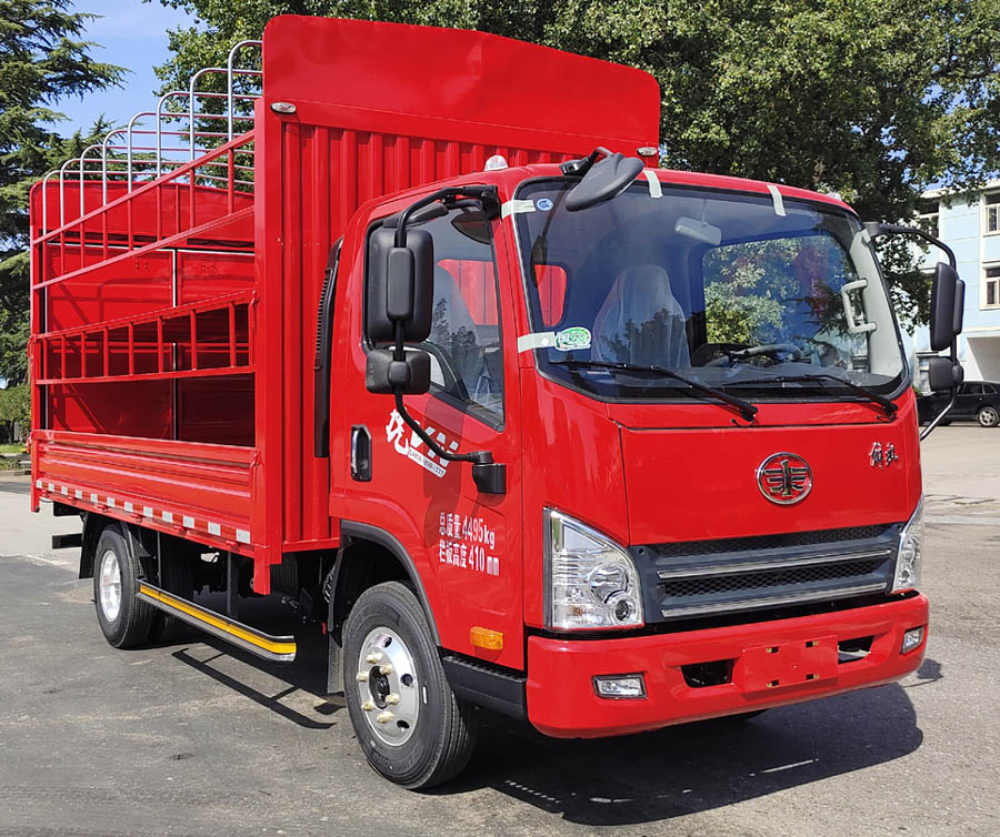 解放牌CA5049CCYP40K59L2E6A84倉柵式運(yùn)輸車公告圖片