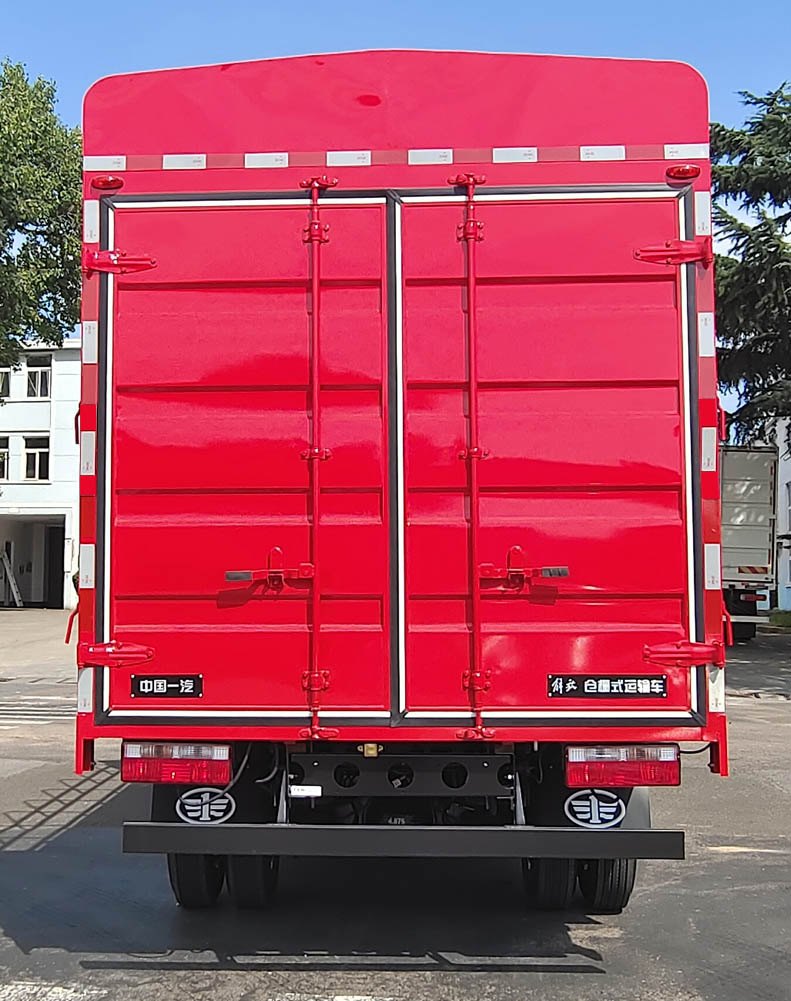 解放牌CA5049CCYP40K59L2E6A84倉柵式運(yùn)輸車公告圖片
