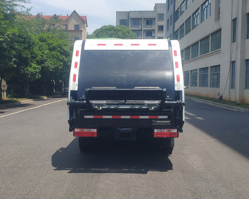 賽沃牌SAV5101ZYSDFBEV純電動壓縮式垃圾車公告圖片