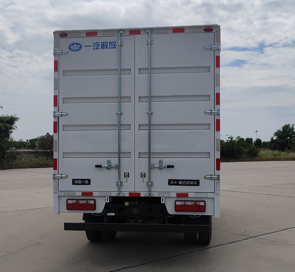 解放牌CA5046XXYP40L2BEVA85純電動(dòng)廂式運(yùn)輸車公告圖片