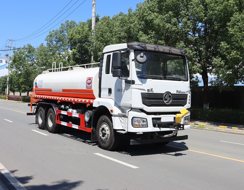 中汽力威牌HLW5250TSDSX6防役消毒洒水车