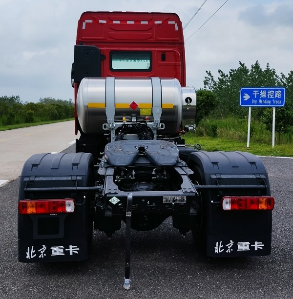 BJ4180G6AP 北京牌581马力单桥LNG国六半挂牵引车图片