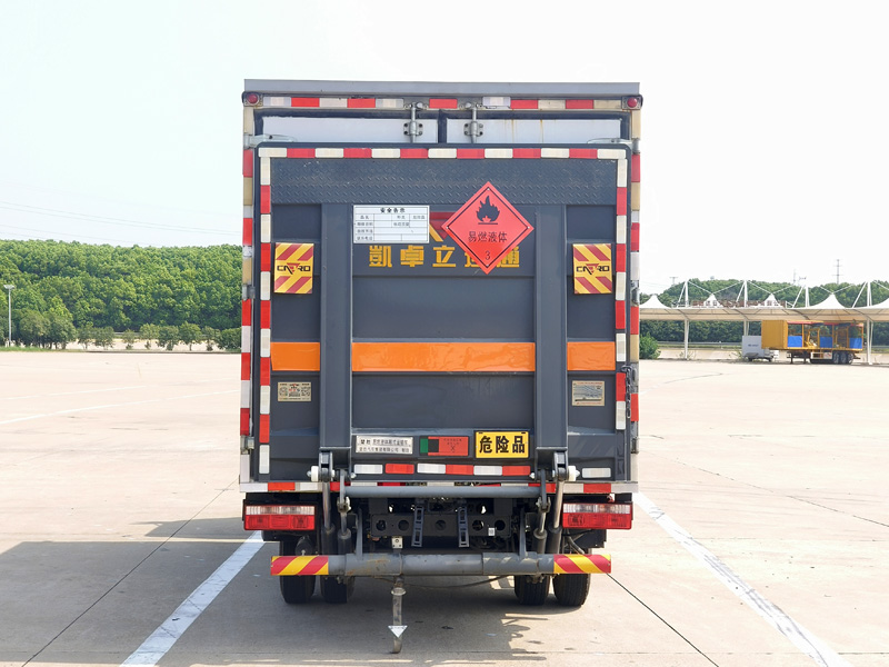 楚勝牌CSC5042XRY6易燃液體廂式運輸車公告圖片