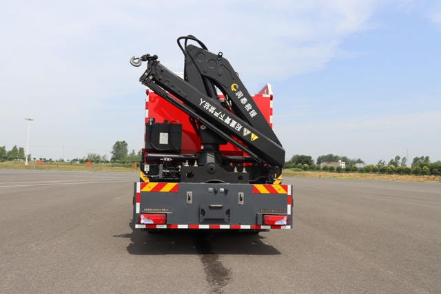 潤泰牌RT5160TXFHJ100化學(xué)救援消防車公告圖片