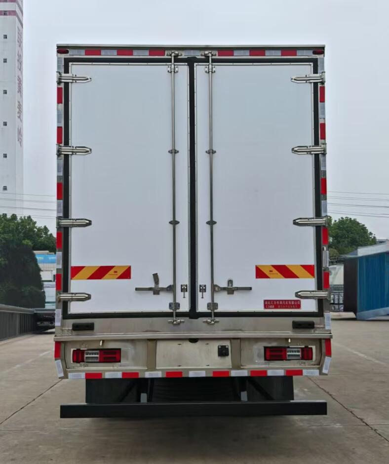匯力威牌VVV5260TSCBJ6鮮活水產(chǎn)品運輸車公告圖片