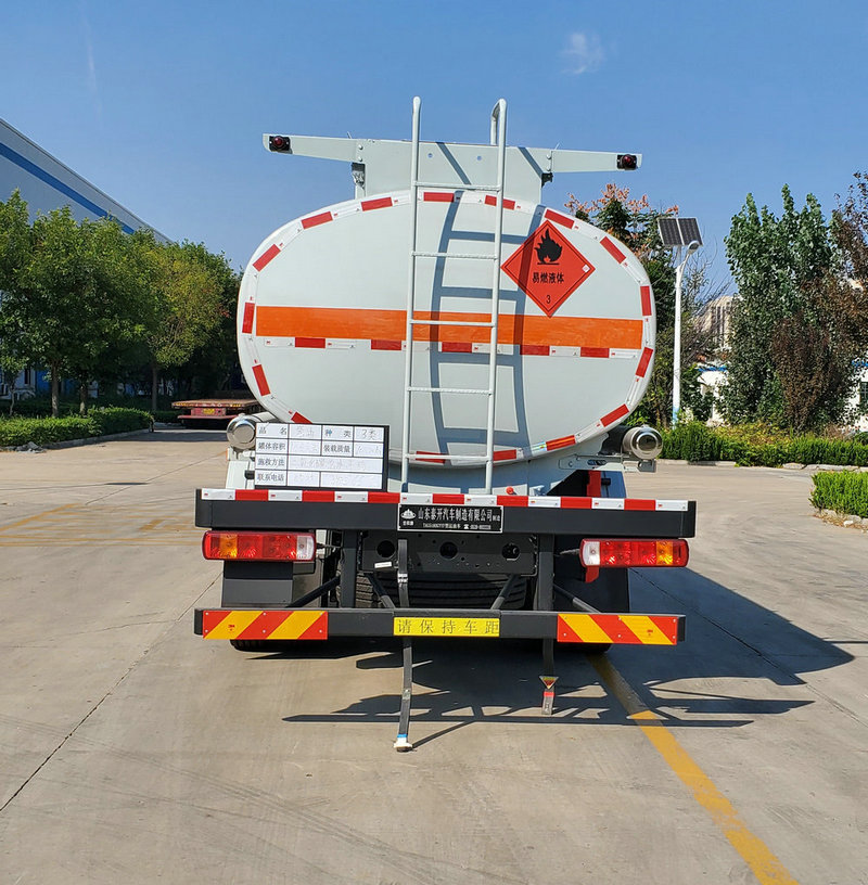 岱陽(yáng)牌TAG5180GYYF運(yùn)油車公告圖片