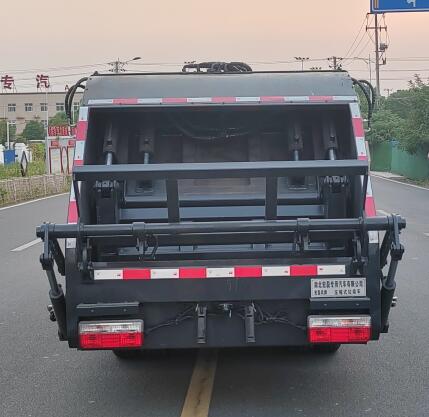 宏磊風(fēng)牌HLF5040ZYSEQ壓縮式垃圾車公告圖片