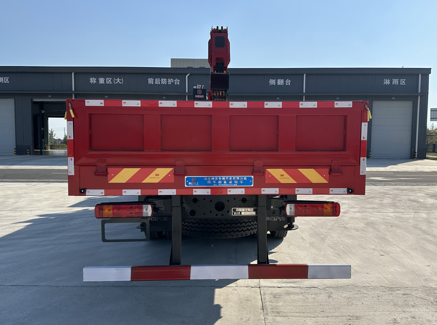 神百重工牌ABC5251JSQZZ6隨車(chē)起重運(yùn)輸車(chē)公告圖片