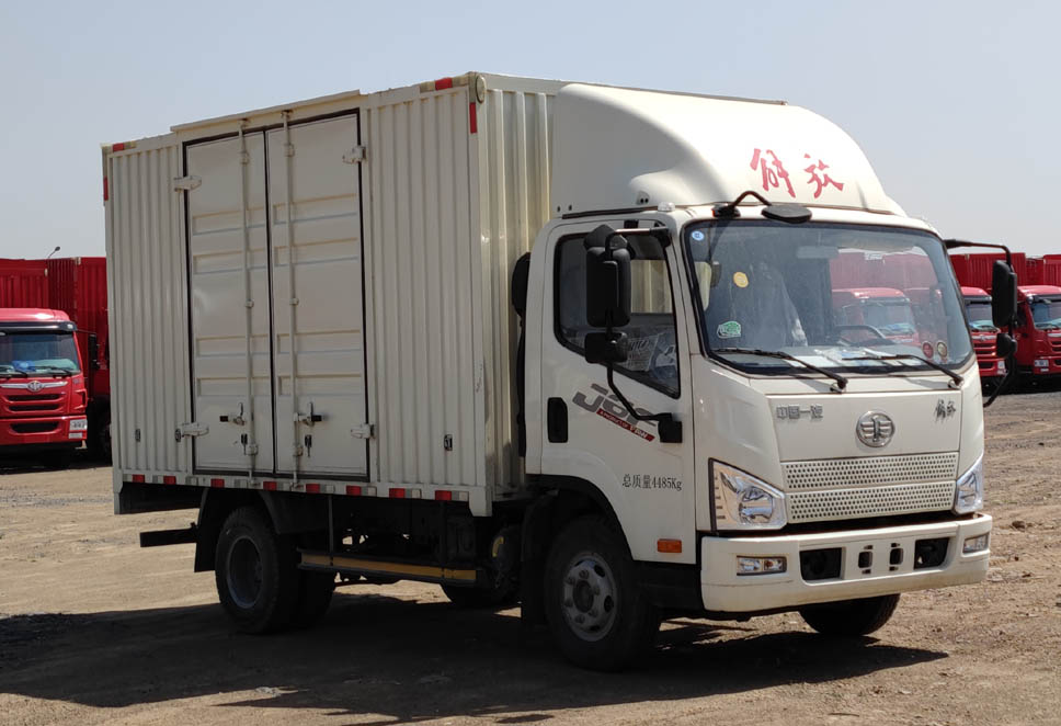 解放牌CA5040XXYP40K61L2E6A85廂式運(yùn)輸車(chē)公告圖片