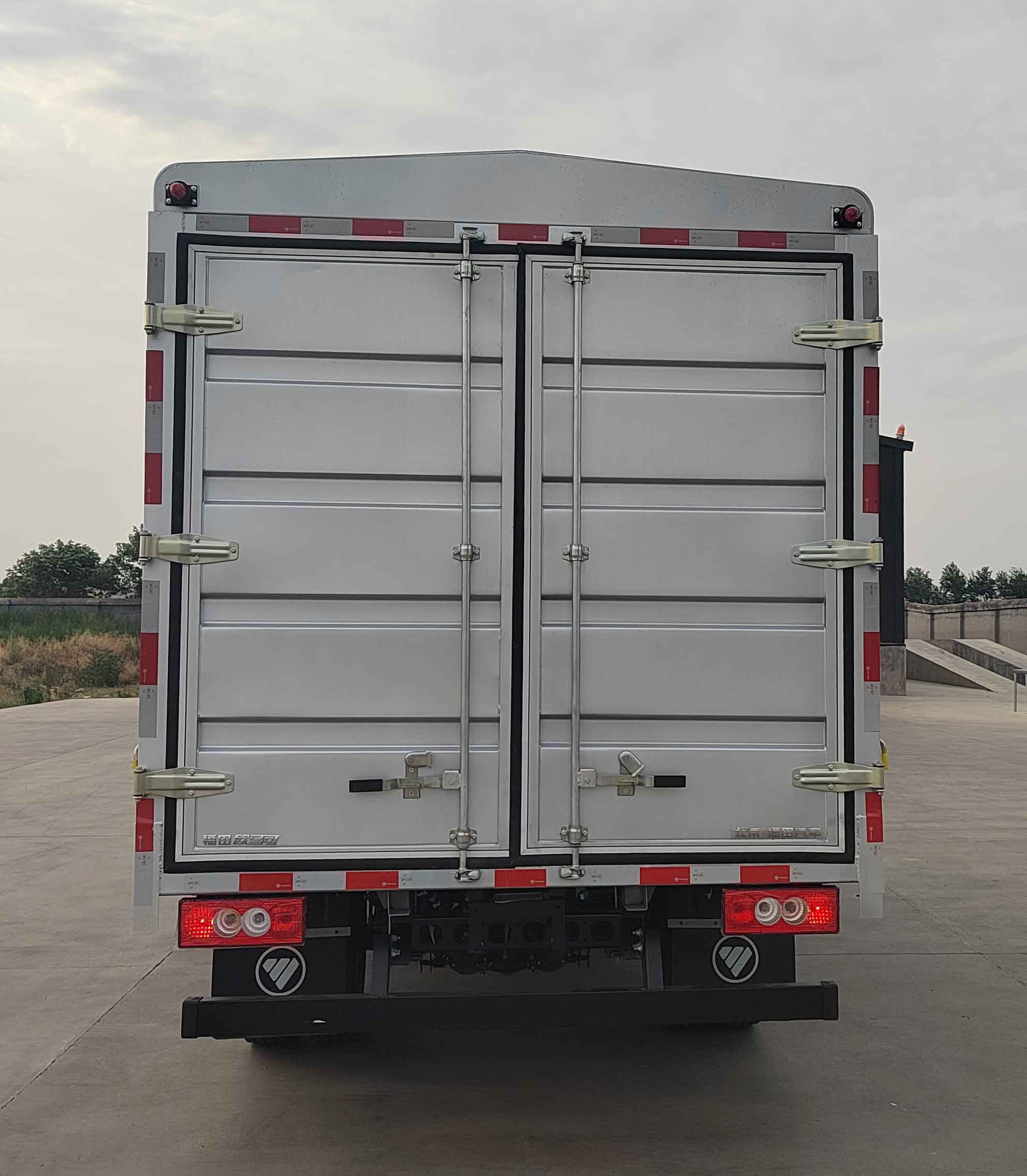 福田牌BJ5048CCY-FM8倉柵式運(yùn)輸車公告圖片