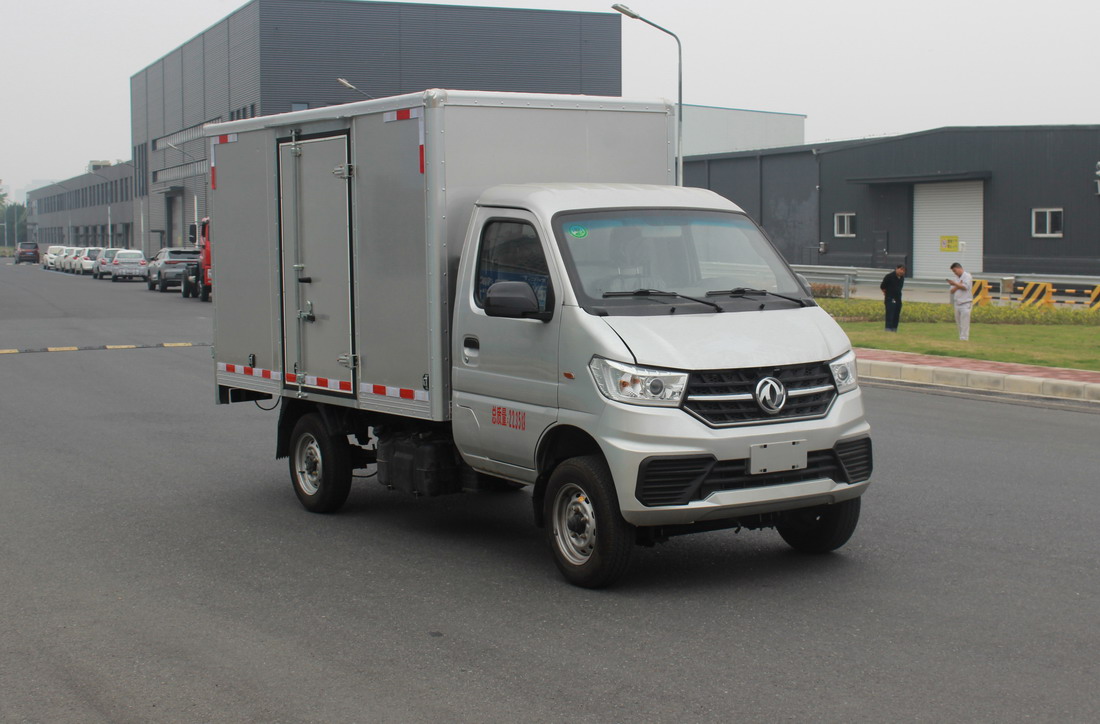 东风牌EQ5026XXY60Q4AAC厢式运输车